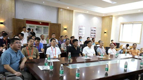 市人大常委會組織對我市實施食品安全 一法一例 情況進行實地檢查