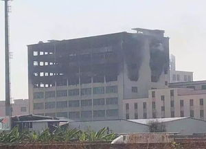 突發(fā) 晉江一工廠大火 49名消防員緊急撲救